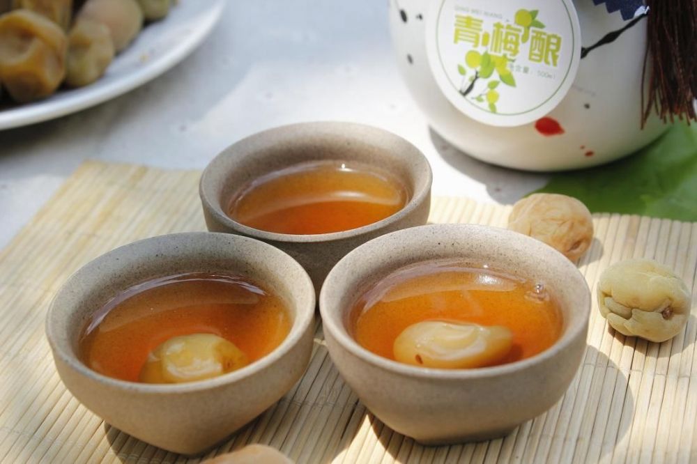 散白酒市場(chǎng)前景怎么樣？18平散酒加盟如何月賺4萬(wàn)多？