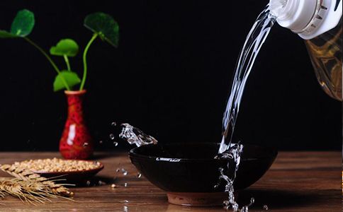 賣散裝酒要辦哪些手續(xù)？賣散酒在什么地方合適？醉開心散裝白酒廠家