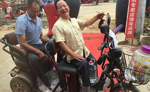 散裝酒什么牌子好？散酒批發(fā)認準醉開心，河南省散酒加盟第一品牌！