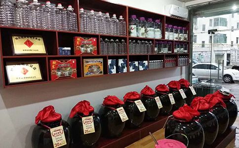 怎么開好一個賣散酒的店？現(xiàn)在有什么散酒加盟？醉開心四川散酒十大名牌