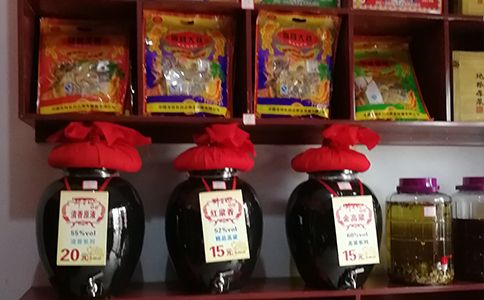 醉開(kāi)心與關(guān)東酒行散白酒加盟哪家好？