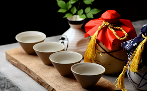 醉開心！揭秘散酒手工釀造工藝，純糧固態(tài)發(fā)酵的匠心密碼